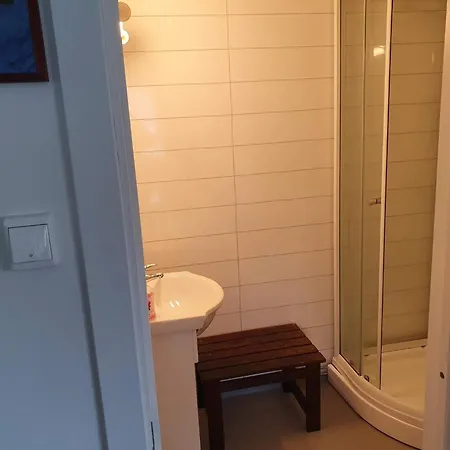 8 Person In Molnarodden Sund (Nordland)