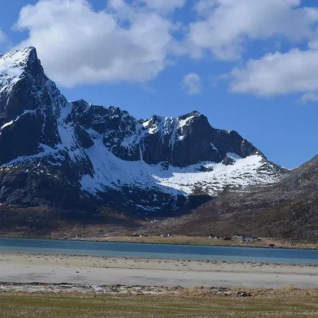 8 Person In Molnarodden * Sund (Nordland)