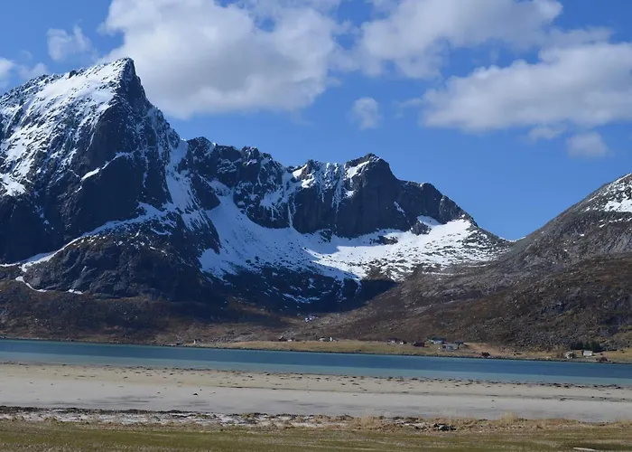 8 Person In Molnarodden * Sund (Nordland)